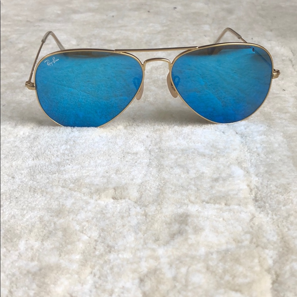 Unisex blue lens Rayban aviators
